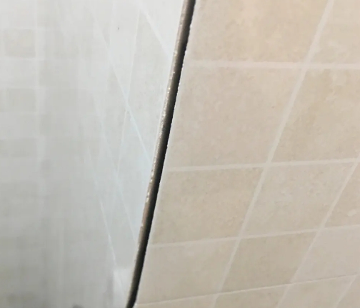 阿拉善左瓷砖空鼓维修公司分享阳台瓷砖脱落的修复过程可以分为以下几个步骤